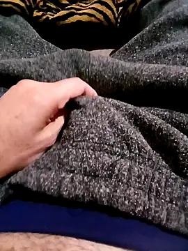 DomDix online show from October 21, 2025, 3:13 pm