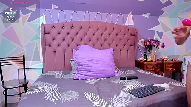 ZaharaSkylar online show from September 16, 2025, 11:44 am