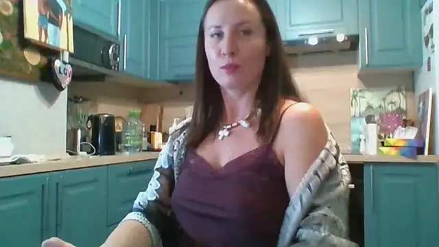 ALICAINWONDERLAND online show from November 8, 2025, 4:40 pm