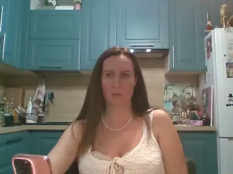 Snapshot of ALICAINWONDERLAND chatting on June 5, 2026, 8:03 pm ALICAINWONDERLAND online show from June 5, 2026, 8:03 pm
