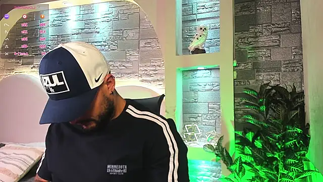 dominic de luca online show from November 4, 2025, 3:27 am