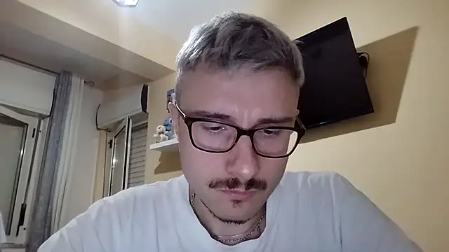 ilovechub112 online show from September 13, 2025, 7:13 pm