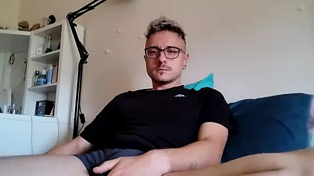 ilovechub112 online show from September 26, 2025, 10:08 am