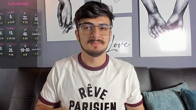 AaronFuentes7 online show from September 30, 2025, 5:51 pm