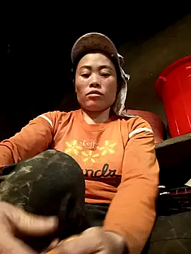 CoMay003 online show from October 26, 2025, 5:46 am