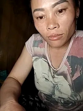 CoMay003 online show from April 11, 2026, 2:43 pm