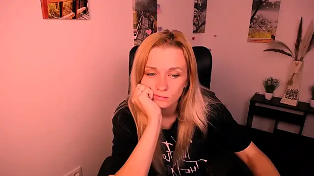 PeppyMia online show from September 13, 2025, 6:13 am