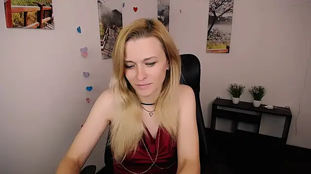 PeppyMia online show from October 6, 2025, 6:11 am