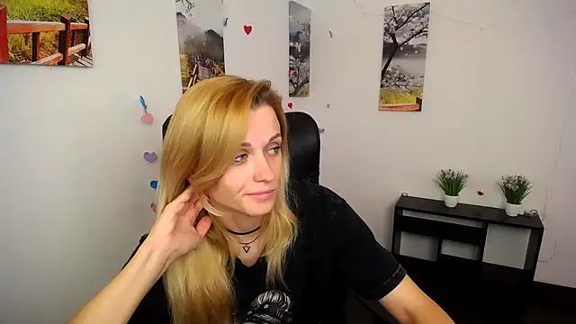 PeppyMia online show from October 16, 2025, 10:38 am