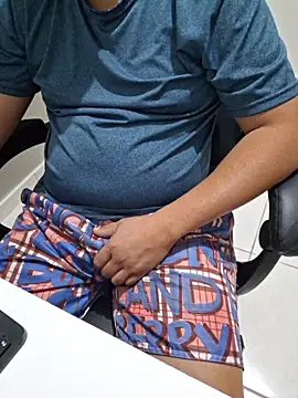 Carloskasado online show from October 23, 2025, 11:35 pm