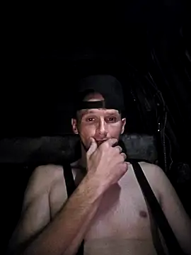 Romance32 online show from April 15, 2026, 8:43 am