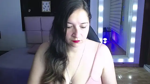 Agatha bellucci  online show from November 11, 2025, 2:06 pm