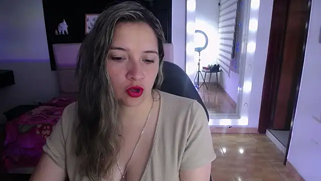 Agatha bellucci  online show from January 14, 2026, 1:50 pm