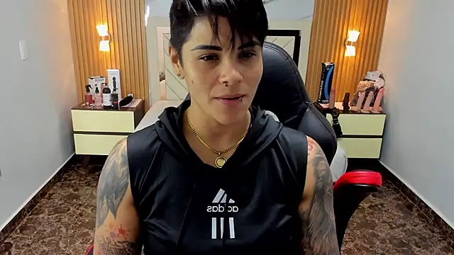 KAROLLJONES1 online show from September 15, 2025, 7:14 pm