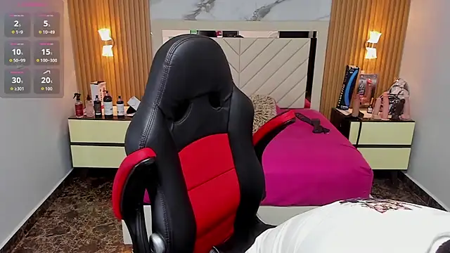 KAROLLJONES1 online show from September 24, 2025, 2:37 am