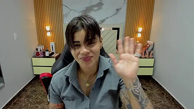 KAROLLJONES1 online show from November 1, 2025, 7:27 pm