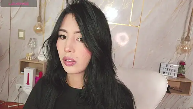 Miss Charlottet online show from March 18, 2026, 10:46 pm