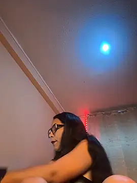 princesaliay online show from March 6, 2026, 9:50 am