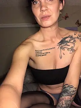 Snapshot of mzz_lillypillxoxo chatting on October 26, 2025, 3:01 am mzz lillypillxoxo online show from October 26, 2025, 3:01 am