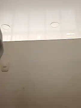 linda luna29 online show from November 15, 2025, 4:58 pm