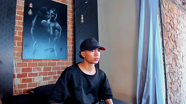 AlanCutee online show from November 2, 2025, 12:40 pm