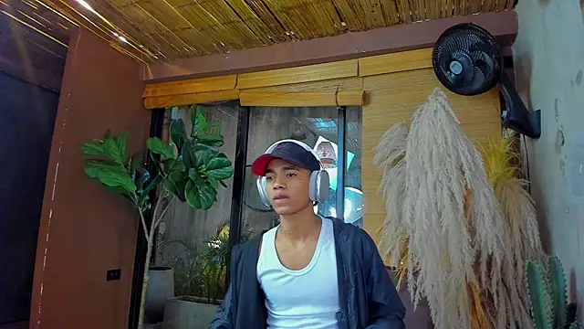 AlanCutee online show from November 29, 2025, 11:35 am