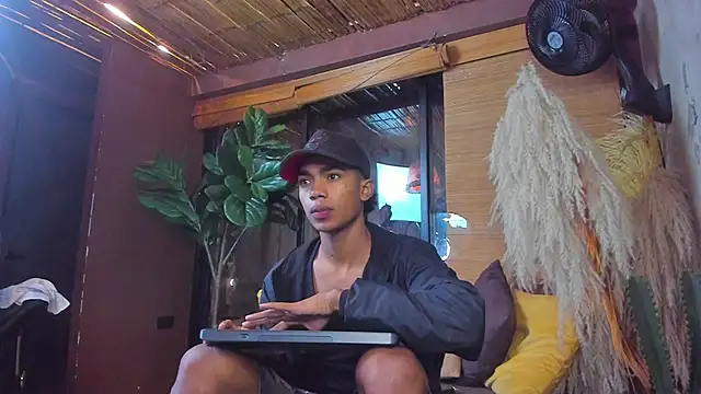 AlanCutee online show from December 3, 2025, 11:19 am