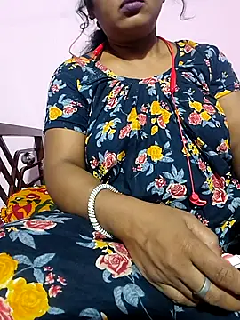 Cute-Swewty online show from November 2, 2025, 1:13 pm