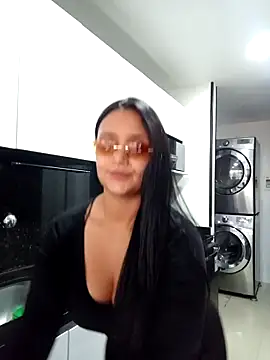 Snapshot of Esmeralda333 chatting on October 17, 2025, 12:30 pm Esmeralda333 online show from October 17, 2025, 12:30 pm