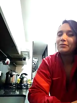 Snapshot of Esmeralda333 chatting on October 28, 2025, 12:36 am Esmeralda333 online show from October 28, 2025, 12:36 am