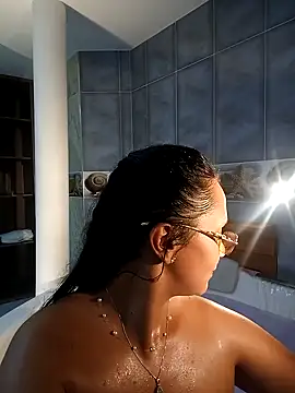 Snapshot of Esmeralda333 chatting on November 9, 2025, 12:53 am Esmeralda333 online show from November 9, 2025, 12:53 am