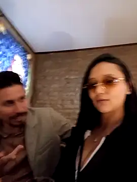 Snapshot of Esmeralda333 chatting on November 19, 2025, 12:43 am Esmeralda333 online show from November 19, 2025, 12:43 am