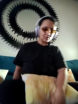 Esmeralda333 online show from February 24, 2026, 11:52 am