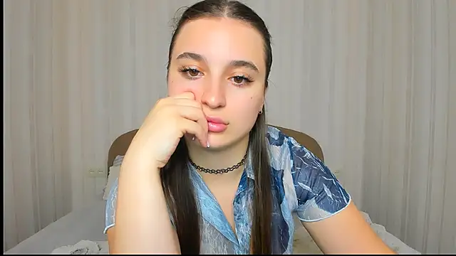 Daria de luxe online show from November 17, 2025, 7:47 am