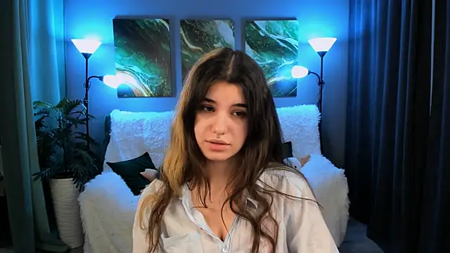 AnoraDark online show from October 4, 2025, 6:28 pm