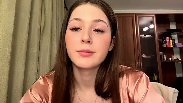 Adel strongwoman online show from March 27, 2026, 7:13 pm