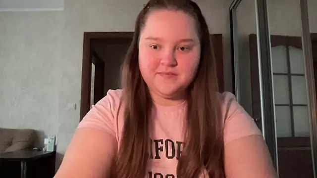 Snapshot of Alice898 chatting on October 16, 2025, 12:17 pm Alice898 online show from October 16, 2025, 12:17 pm