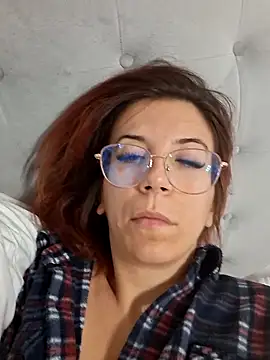 Anayssa  online show from September 28, 2025, 8:25 pm