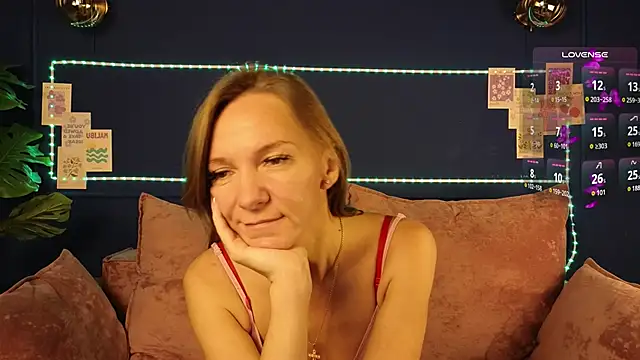 Jesica mooon online show from September 24, 2025, 1:31 am
