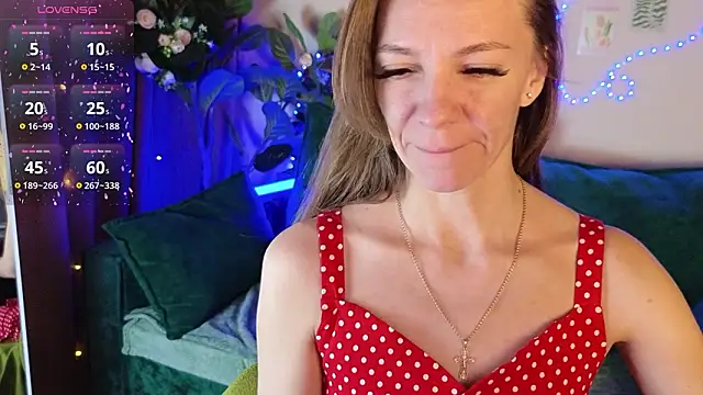 Jesica mooon online show from February 19, 2026, 1:23 am