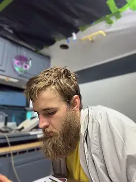 high3ndlowlife online show from May 14, 2026, 7:37 am