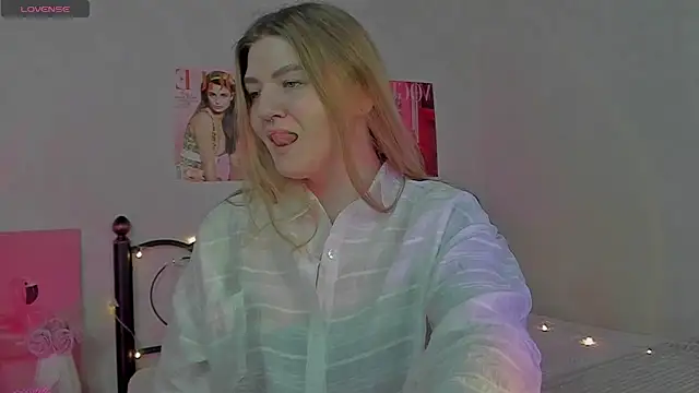 Snapshot of Ruby_Al1en chatting on January 18, 2026, 1:20 am Ruby Al1en online show from January 18, 2026, 1:20 am