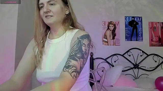 Snapshot of Ruby_Al1en chatting on February 11, 2026, 1:21 am Ruby Al1en online show from February 11, 2026, 1:21 am