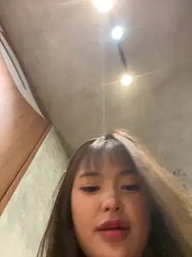   BabyShowPublic   online show from November 18, 2025, 2:32 pm