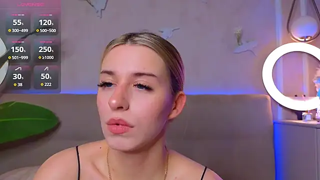 BonnieWalton online show from November 23, 2025, 8:47 am