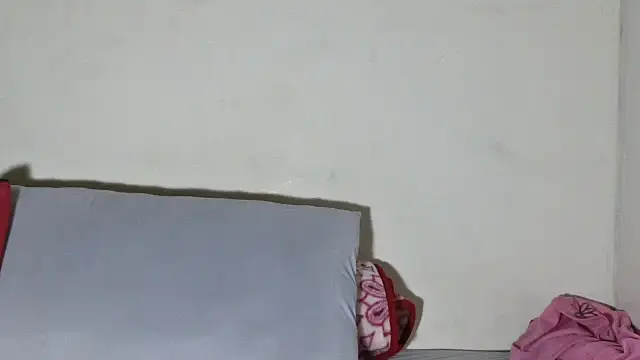 SexyBitchx01 online show from November 14, 2025, 6:06 pm