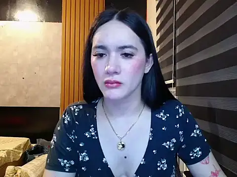 Yhanbeaufort18 online show from September 24, 2025, 10:29 am