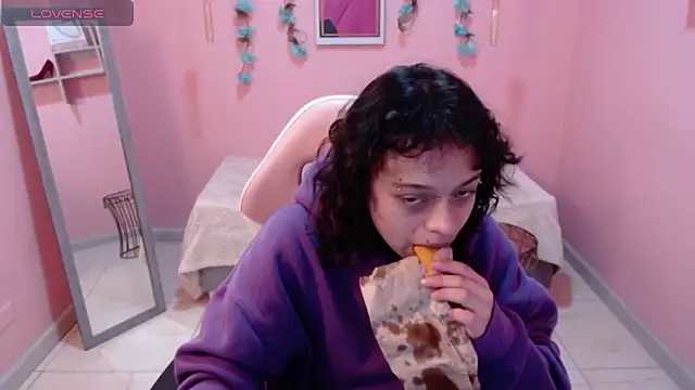 LadyWawy online show from September 29, 2025, 1:49 pm