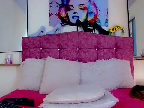 Lesly Zafiro- online show from September 19, 2025, 5:13 pm