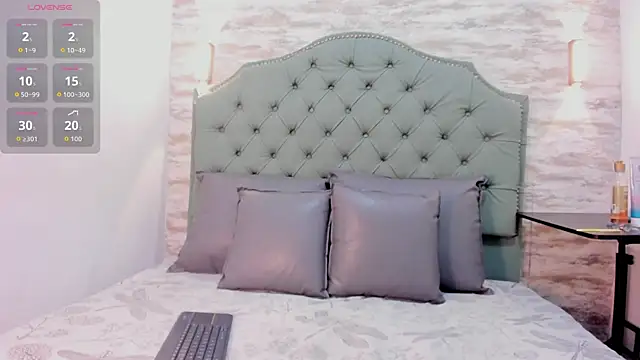 Snapshot of Mistt_Mia chatting on September 14, 2025, 12:26 pm Mistt Mia online show from September 14, 2025, 12:26 pm